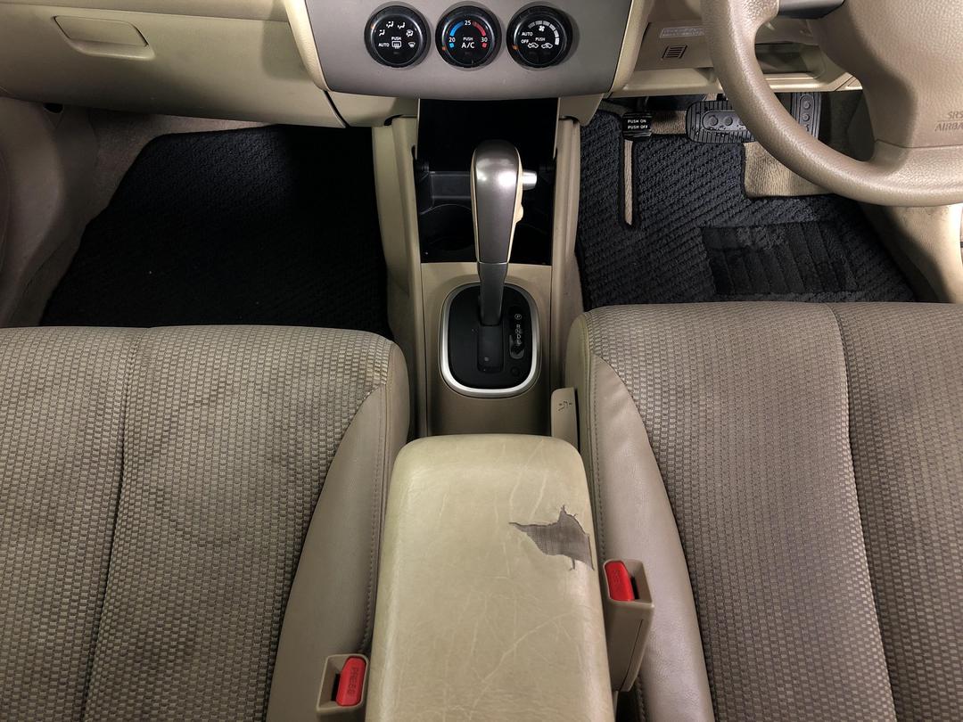 Photo '20' of Nissan Tiida