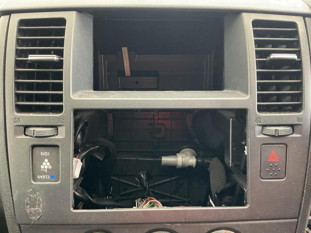 Photo '8' of Nissan Tiida