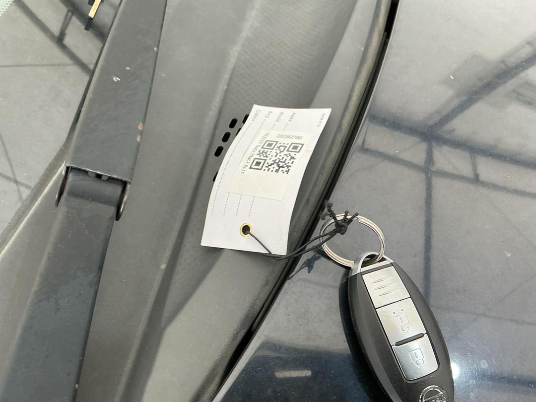 Photo '11' of Nissan Tiida