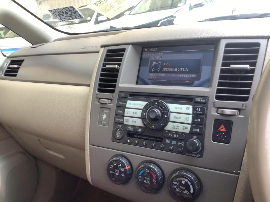 Photo '21' of Nissan Tiida