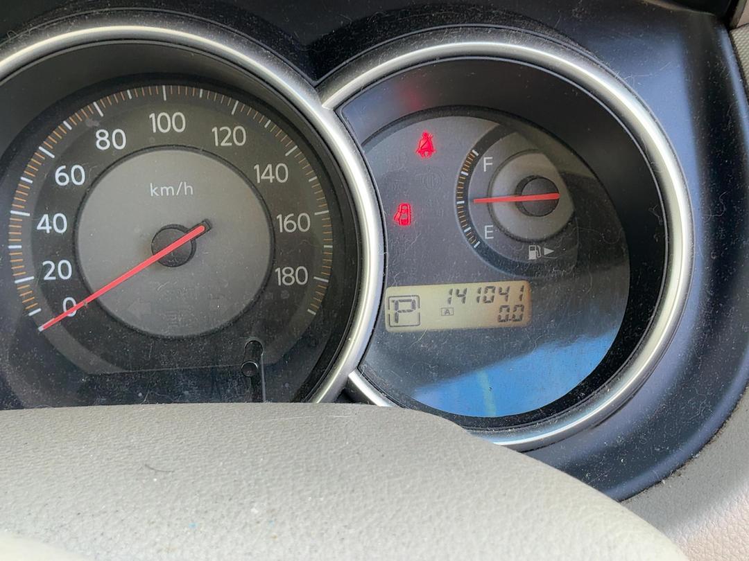 Photo '9' of Nissan Tiida Photo '9' of Nissan Tiida