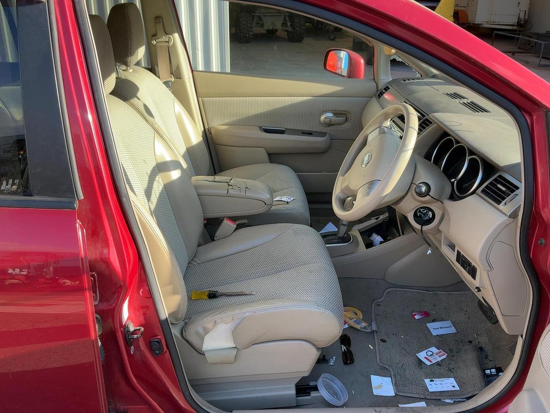 Photo '17' of Nissan Tiida Photo '17' of Nissan Tiida