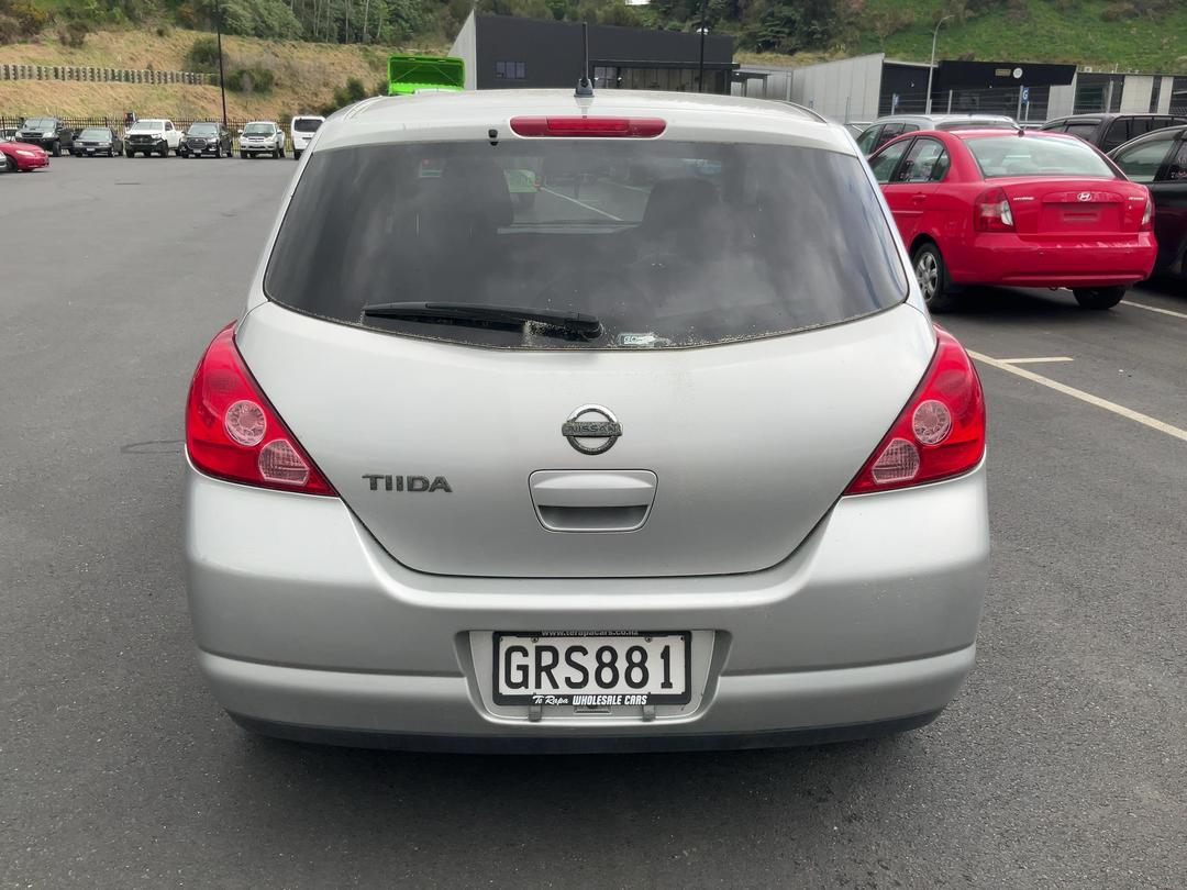 Photo '7' of Nissan Tiida Photo '7' of Nissan Tiida