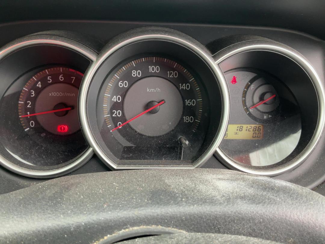 Photo '15' of Nissan Tiida Photo '15' of Nissan Tiida