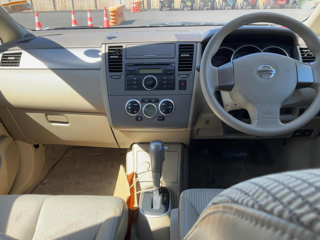 Photo '10' of Nissan Tiida Photo '10' of Nissan Tiida