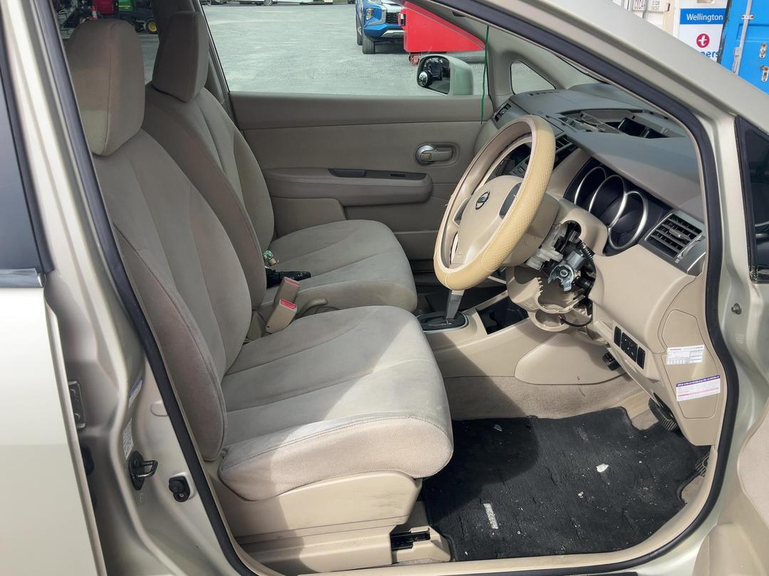 Photo '16' of Nissan Tiida Photo '16' of Nissan Tiida