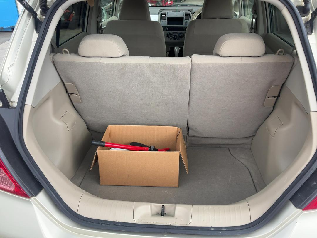 Photo '19' of Nissan Tiida Photo '19' of Nissan Tiida