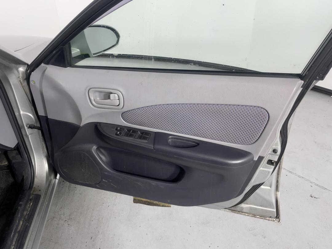 Photo '15' of Nissan Wingroad