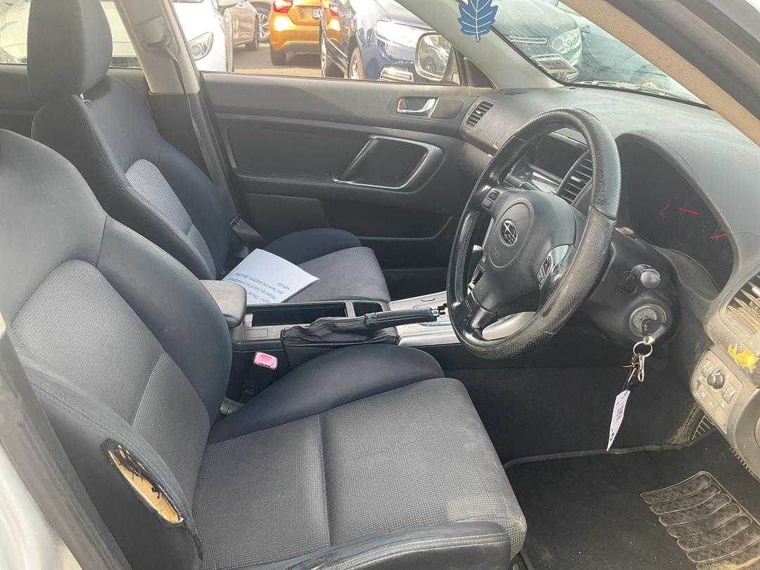 Photo '6' of Subaru Legacy