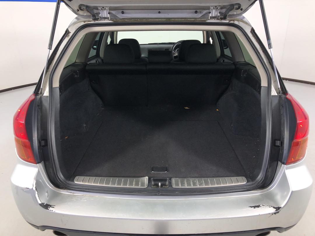 Photo '14' of Subaru Legacy