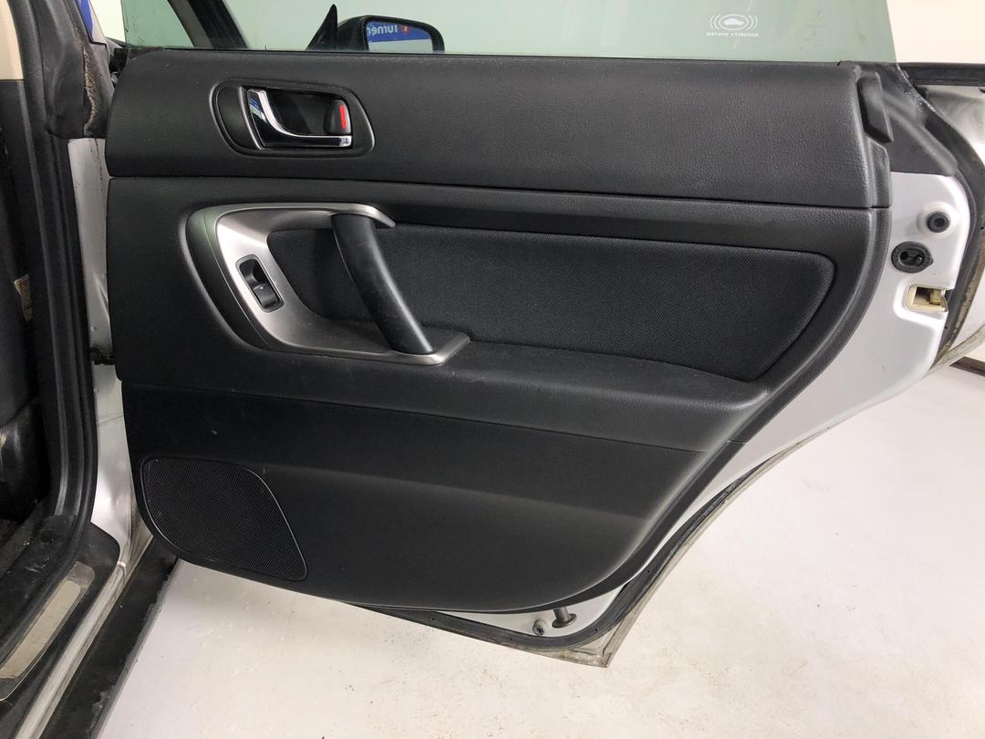 Photo '19' of Subaru Legacy