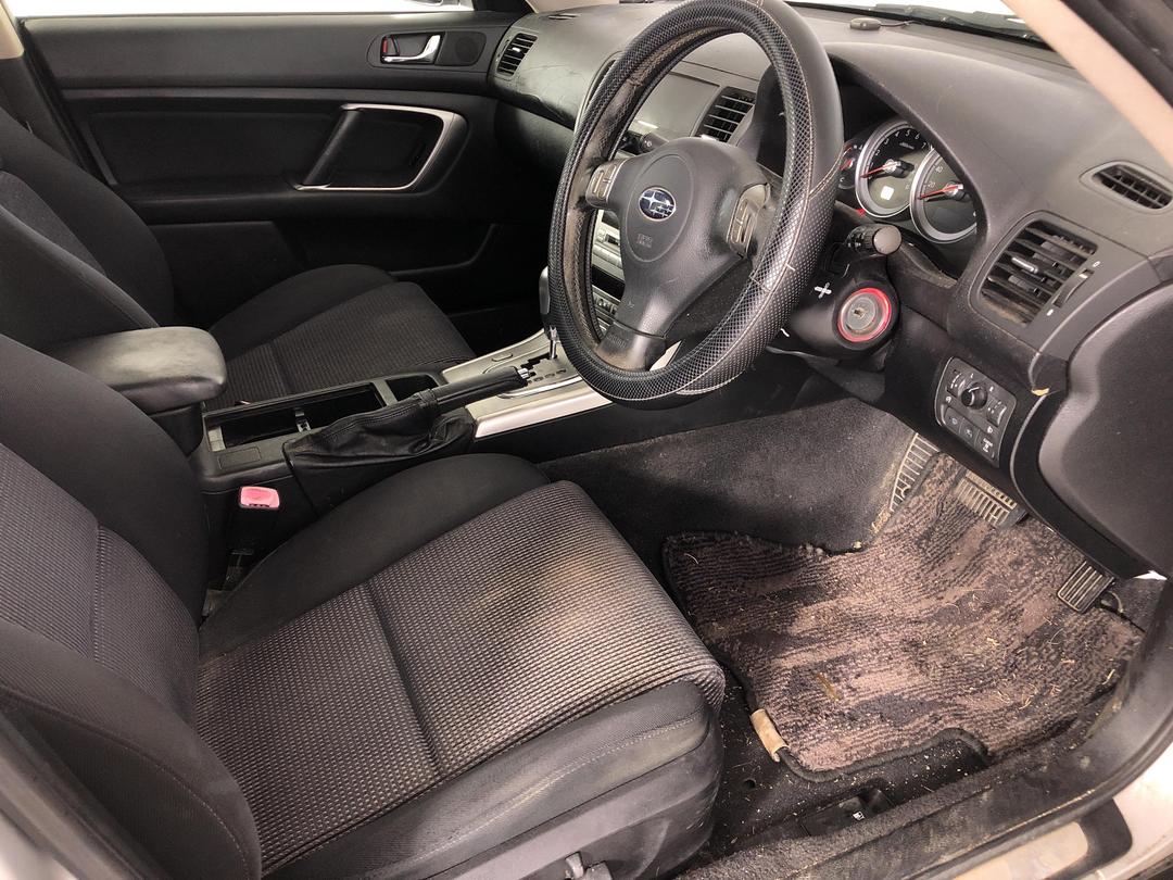 Photo '16' of Subaru Legacy