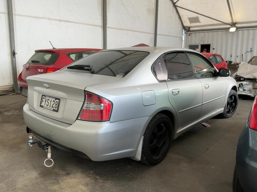 Photo '4' of Subaru Legacy