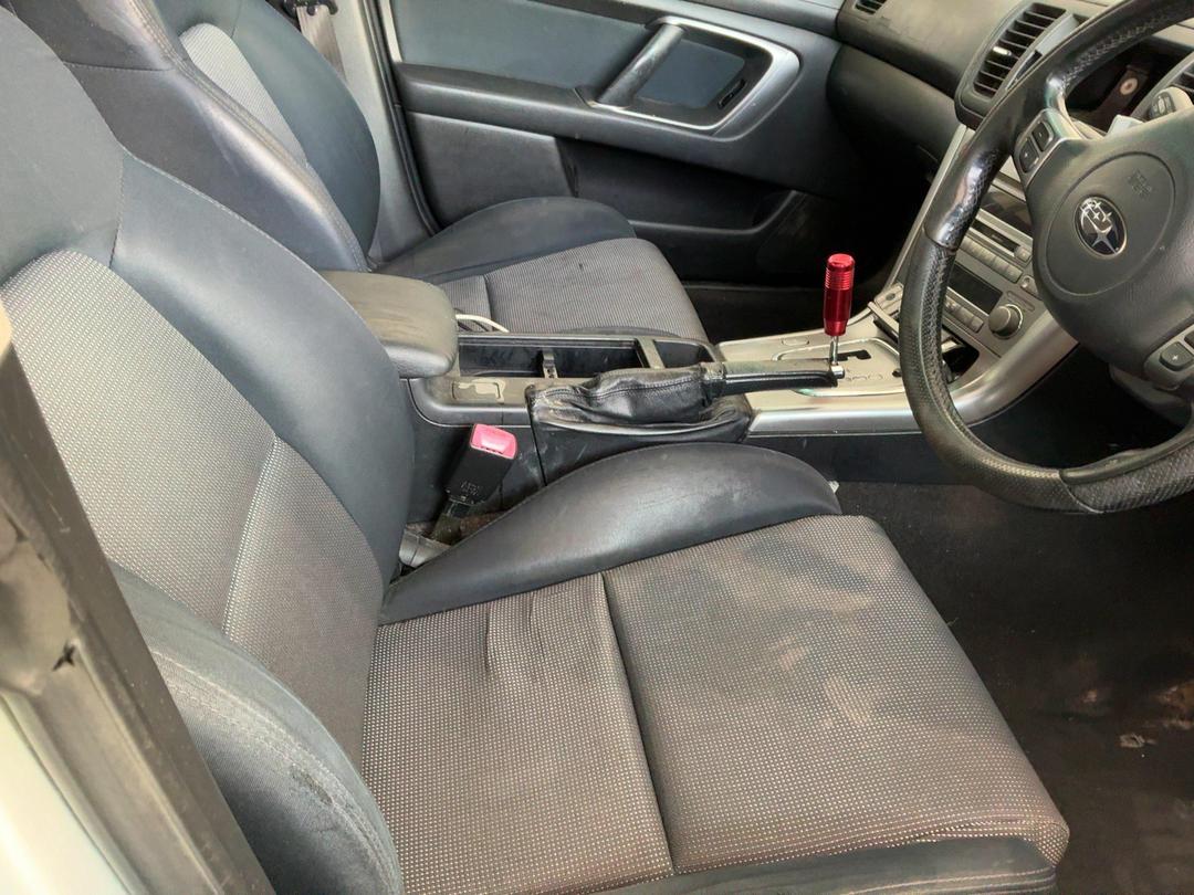 Photo '13' of Subaru Legacy