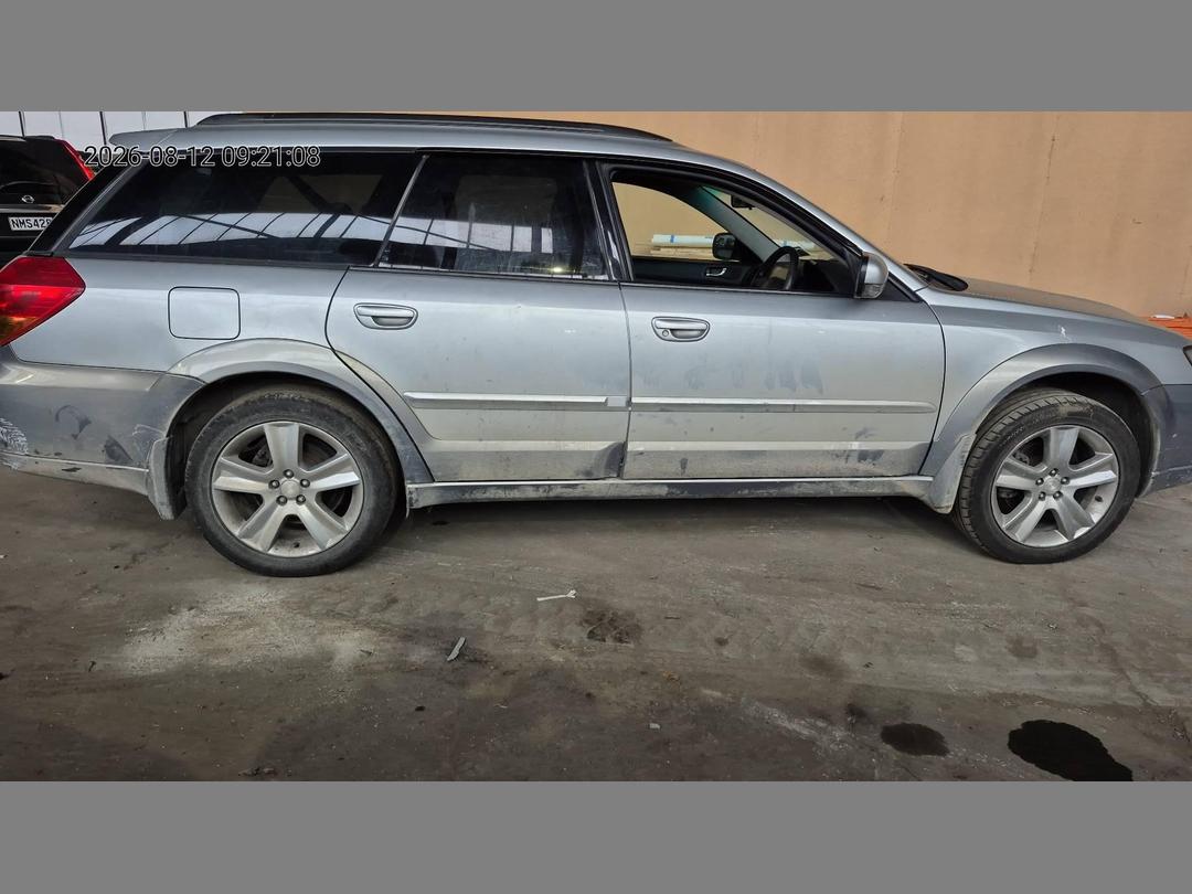 Photo '4' of Subaru Legacy