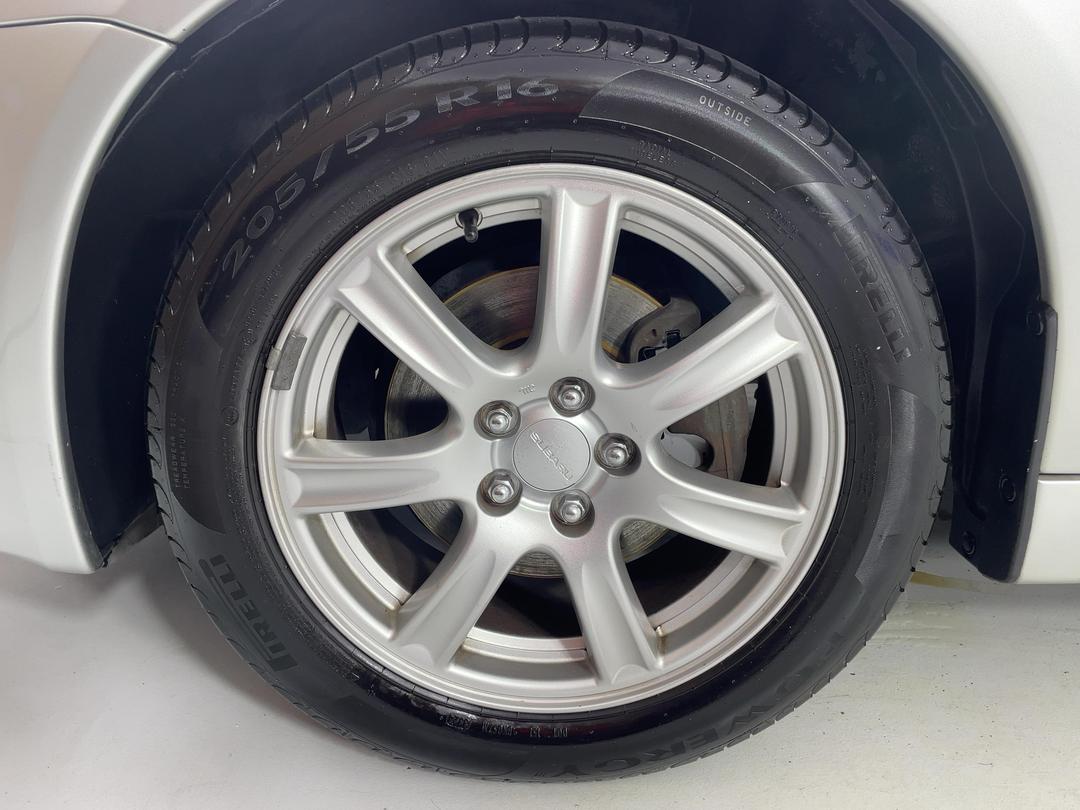 Photo '10' of Subaru Legacy