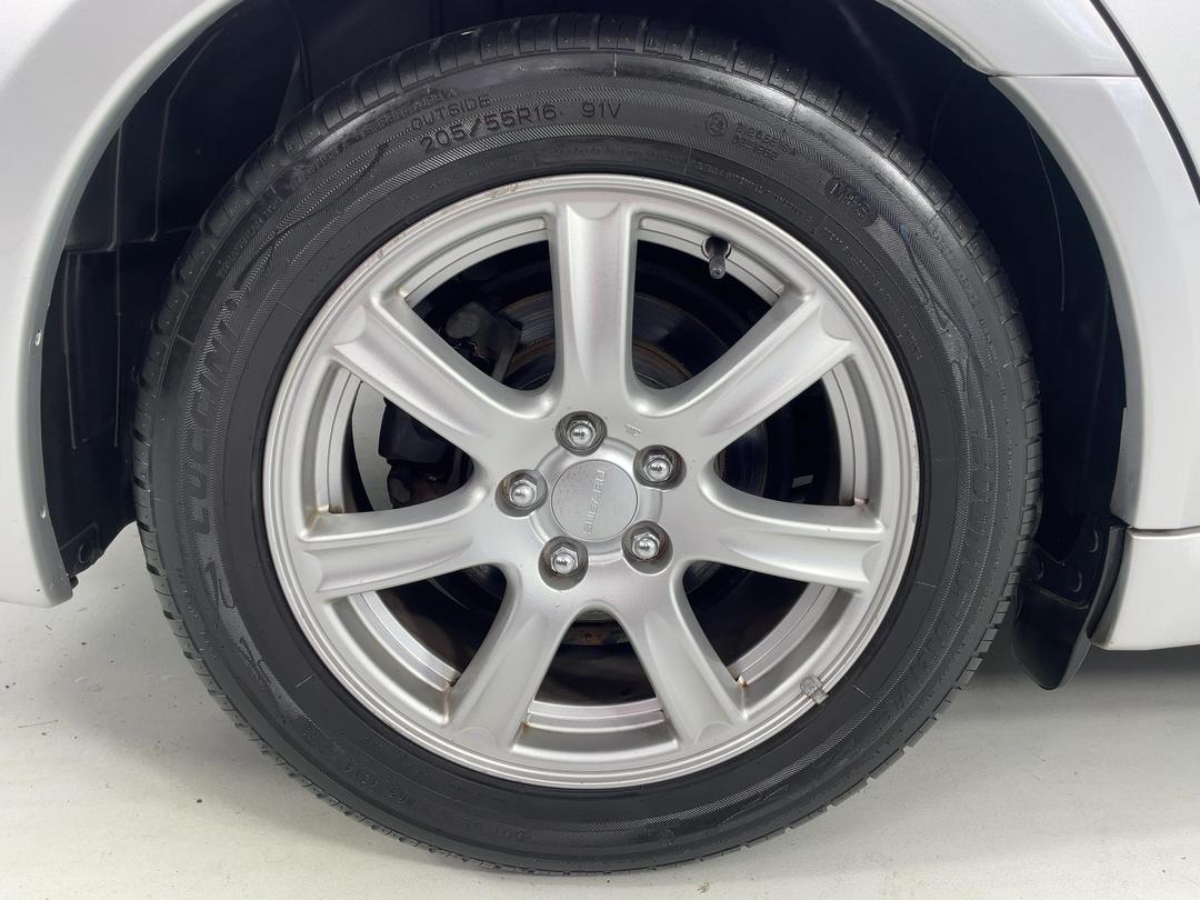 Photo '12' of Subaru Legacy