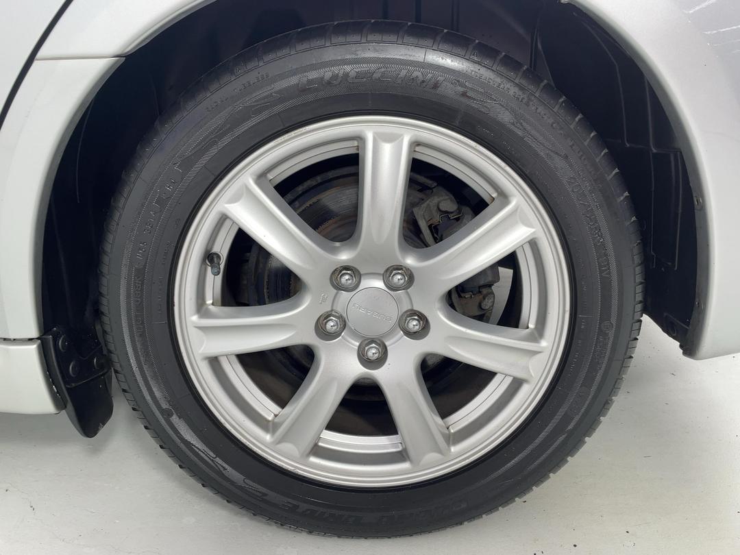 Photo '11' of Subaru Legacy