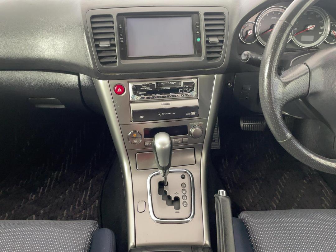 Photo '18' of Subaru Legacy