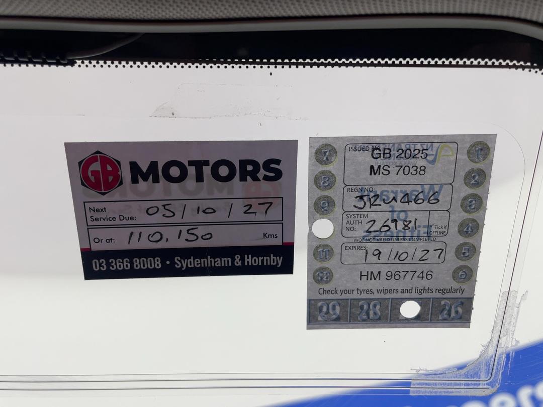 Photo '23' of Subaru Legacy