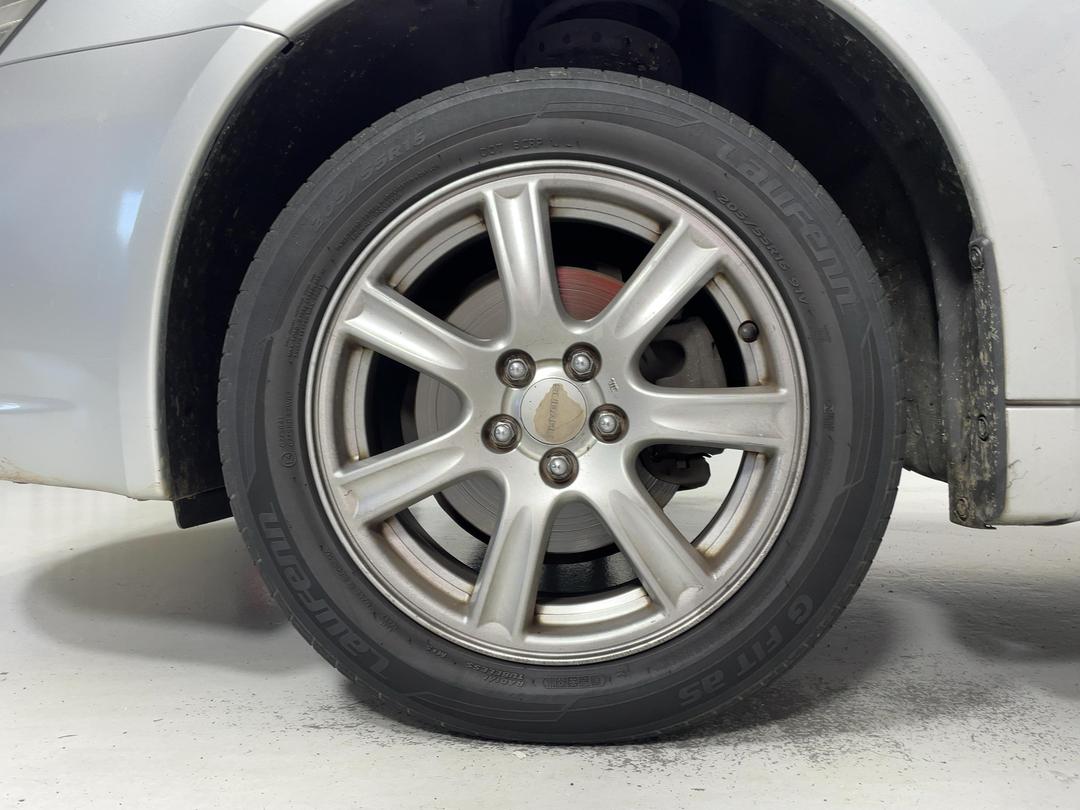 Photo '10' of Subaru Legacy