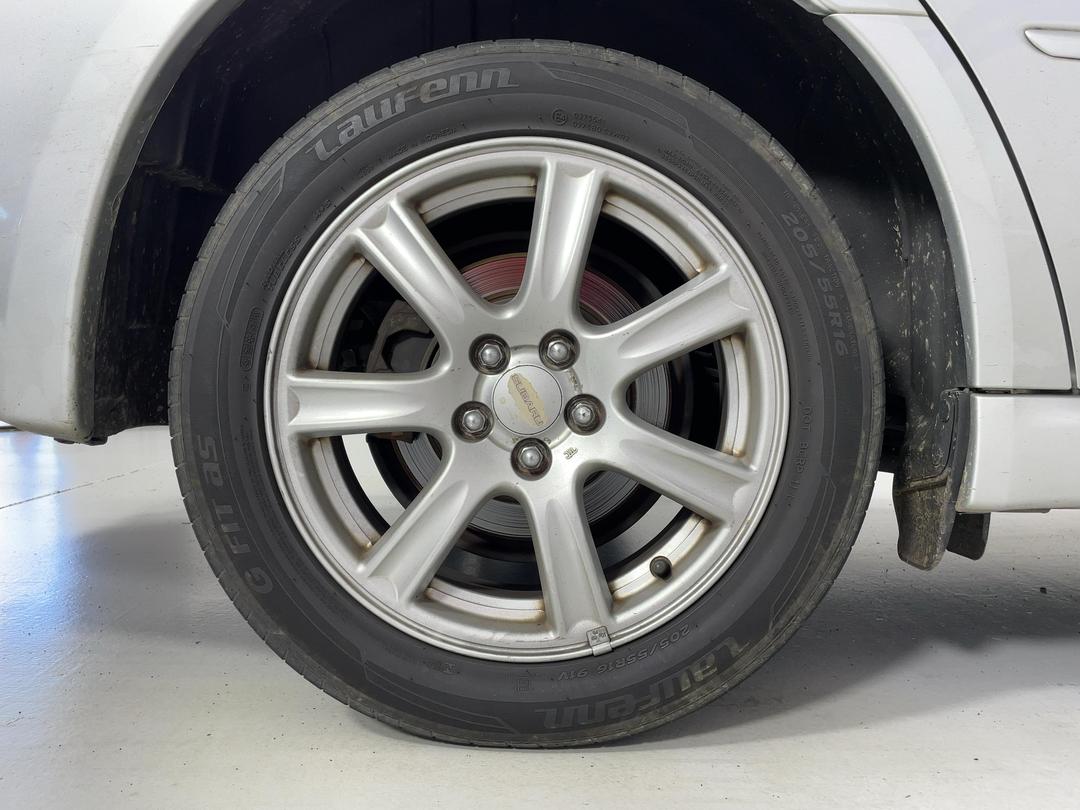 Photo '12' of Subaru Legacy