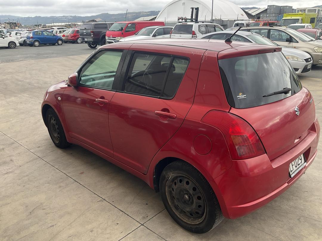 Photo '4' of Suzuki Swift