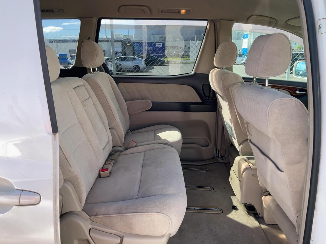 Photo '7' of Toyota Alphard