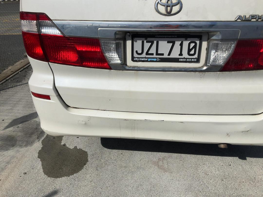 Photo '28' of Toyota Alphard