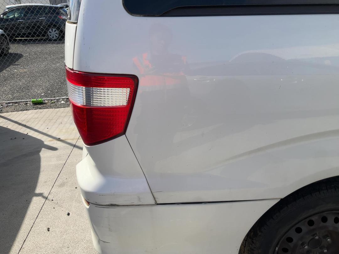 Photo '32' of Toyota Alphard