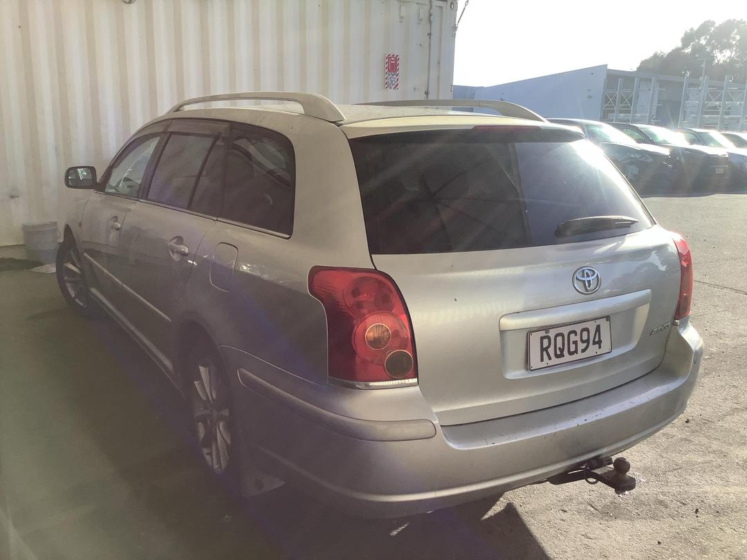 Photo '3' of Toyota Avensis