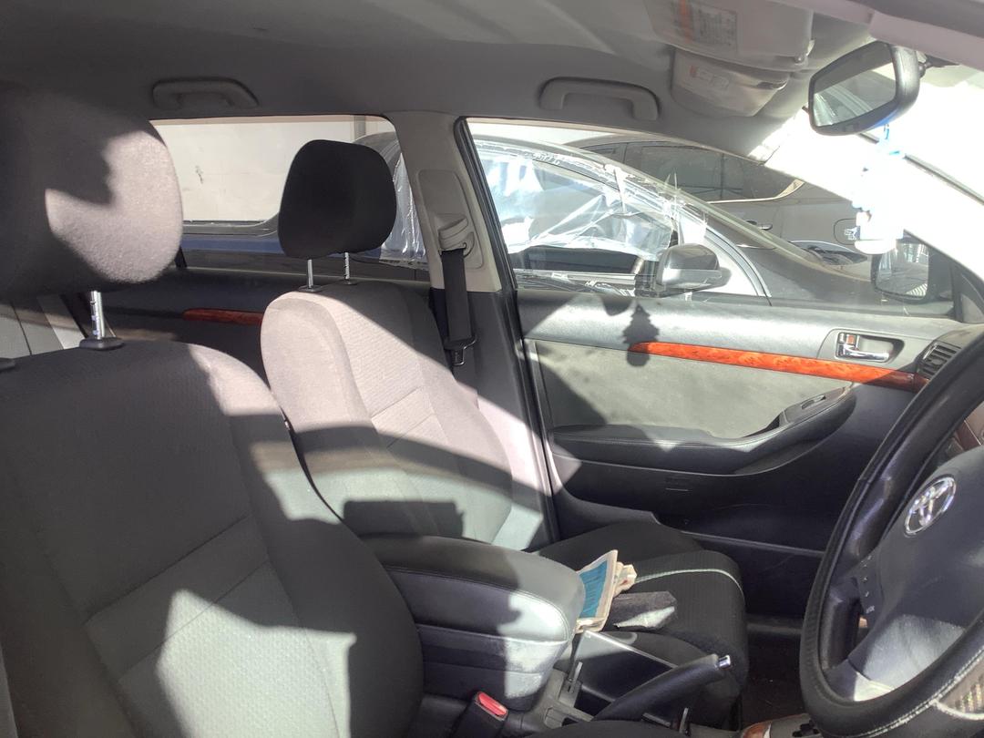 Photo '11' of Toyota Avensis