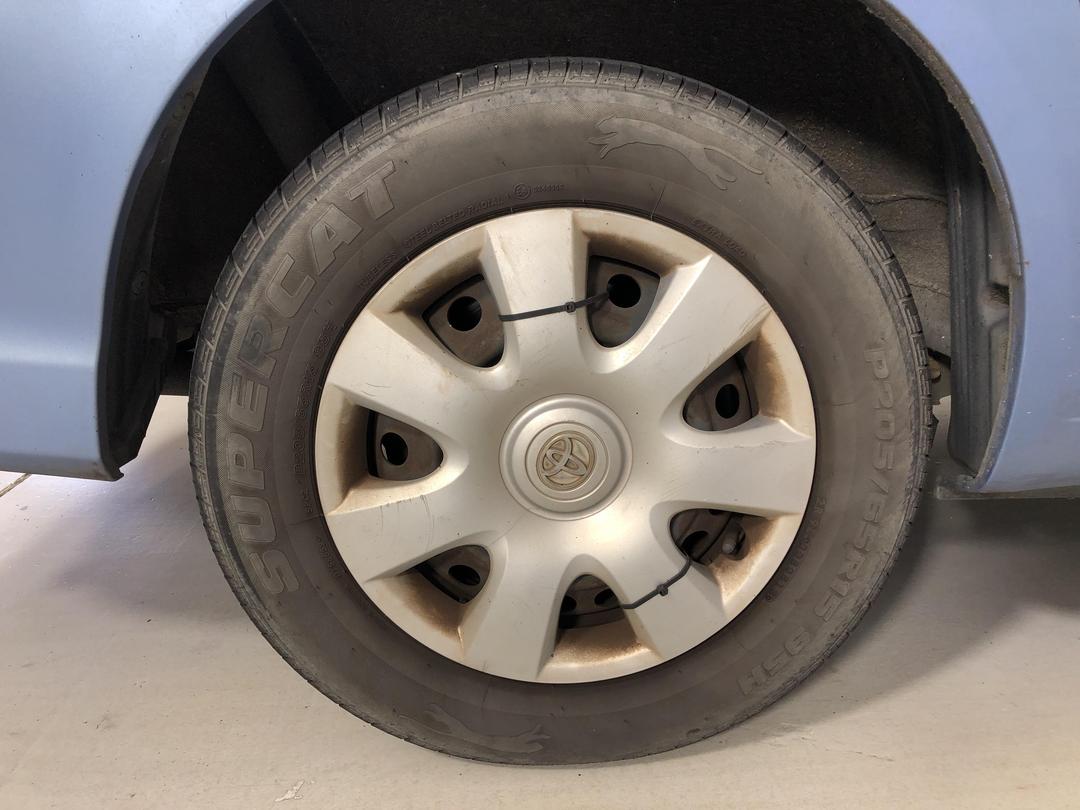 Photo '12' of Toyota Avensis