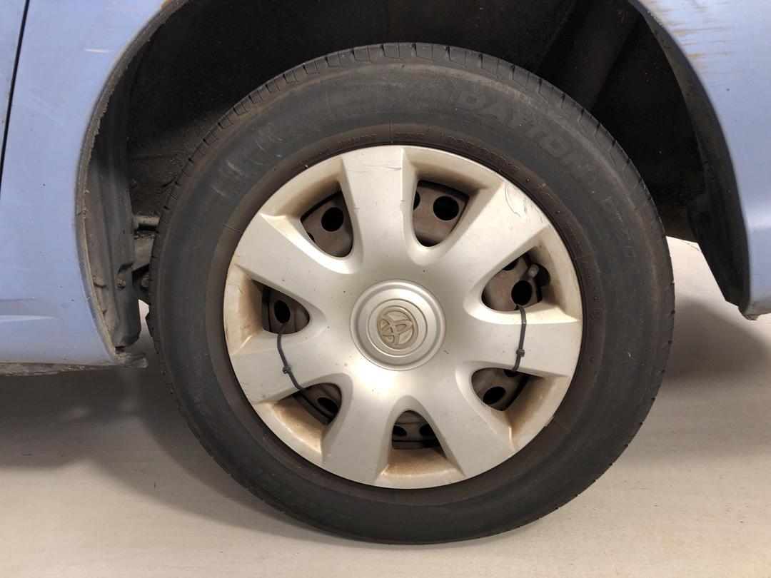 Photo '11' of Toyota Avensis