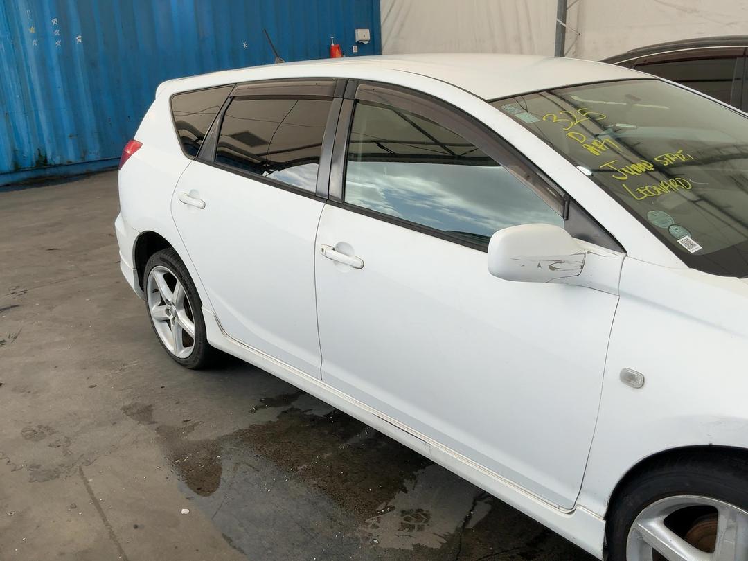 Photo '2' of Toyota Caldina Photo '2' of Toyota Caldina