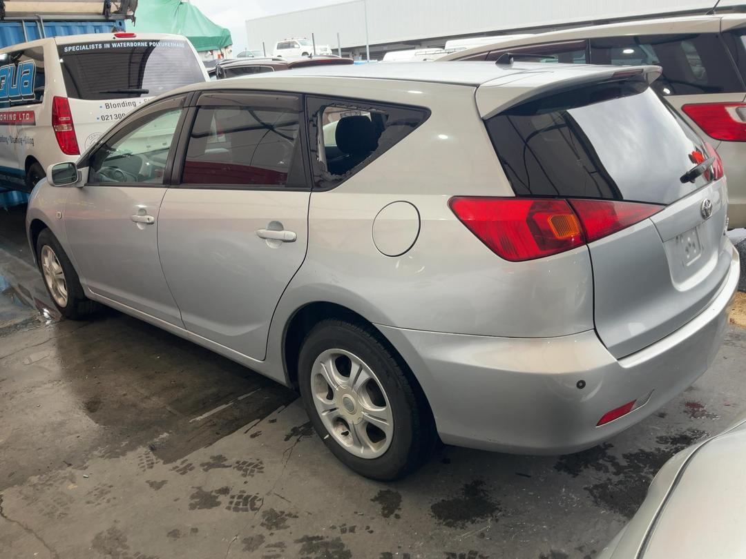 Photo '4' of Toyota Caldina