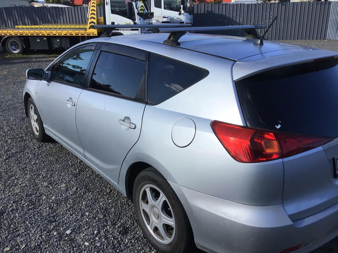 Photo '5' of Toyota Caldina Photo '5' of Toyota Caldina