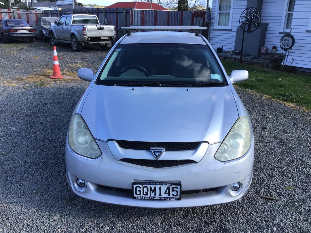 Photo '2' of Toyota Caldina Photo '2' of Toyota Caldina