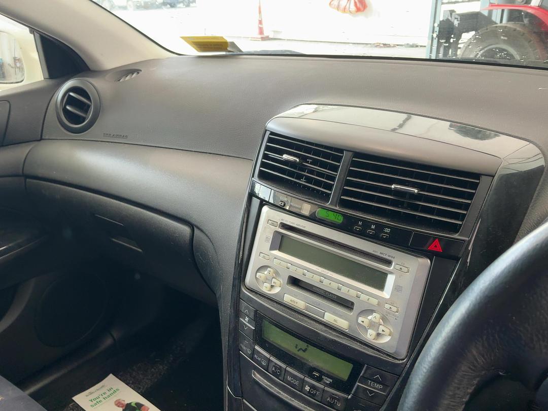 Photo '18' of Toyota Caldina Photo '18' of Toyota Caldina