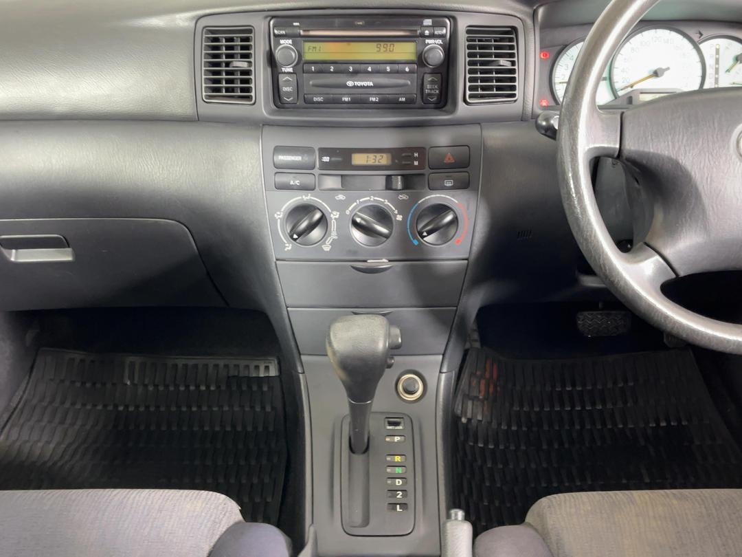 Photo '18' of Toyota Corolla