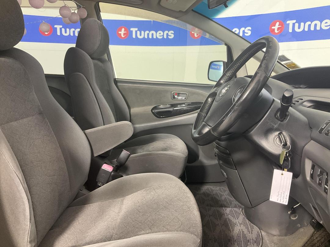 Photo '14' of Toyota Estima