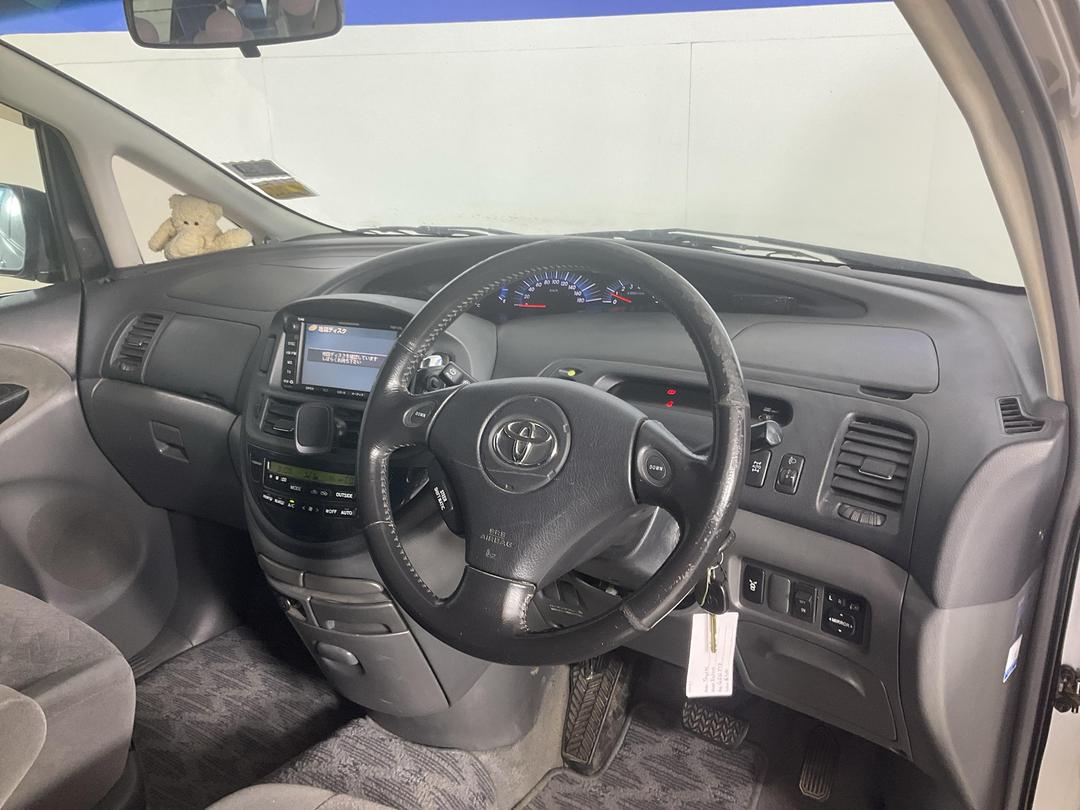 Photo '15' of Toyota Estima