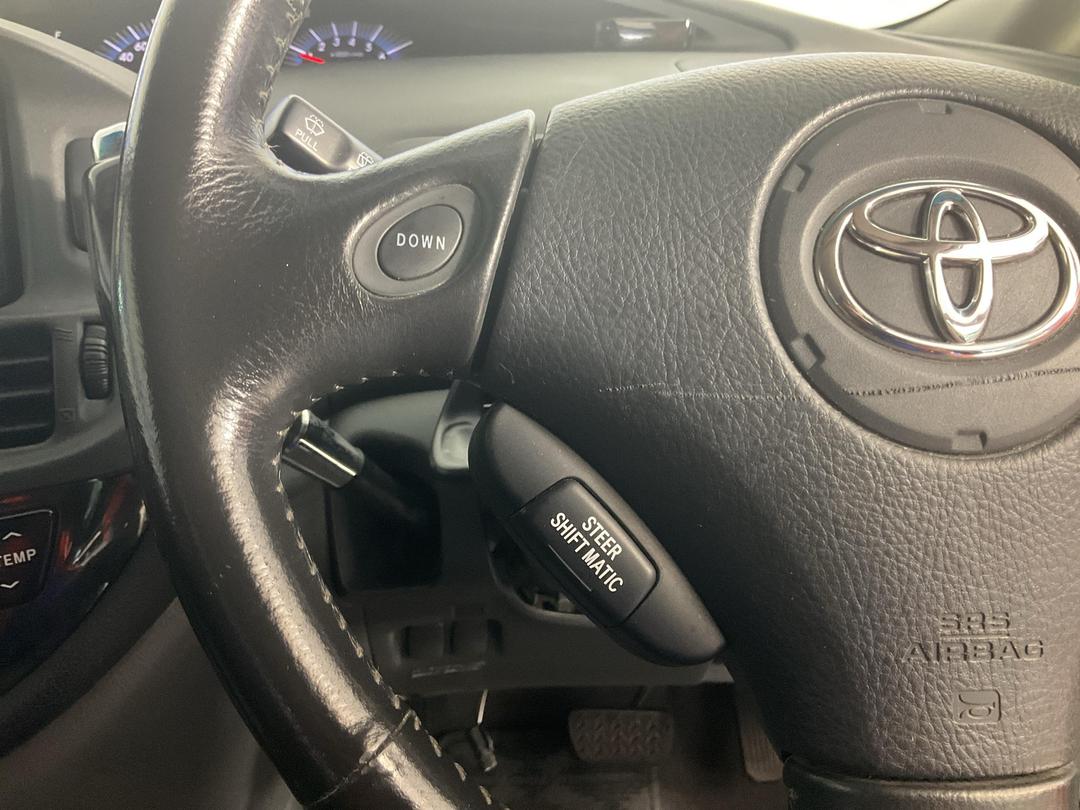 Photo '23' of Toyota Estima