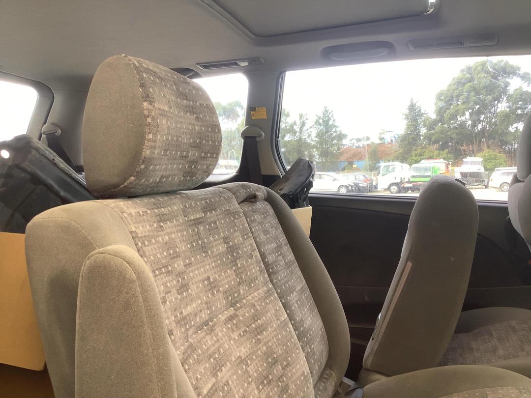 Photo '16' of Toyota Estima