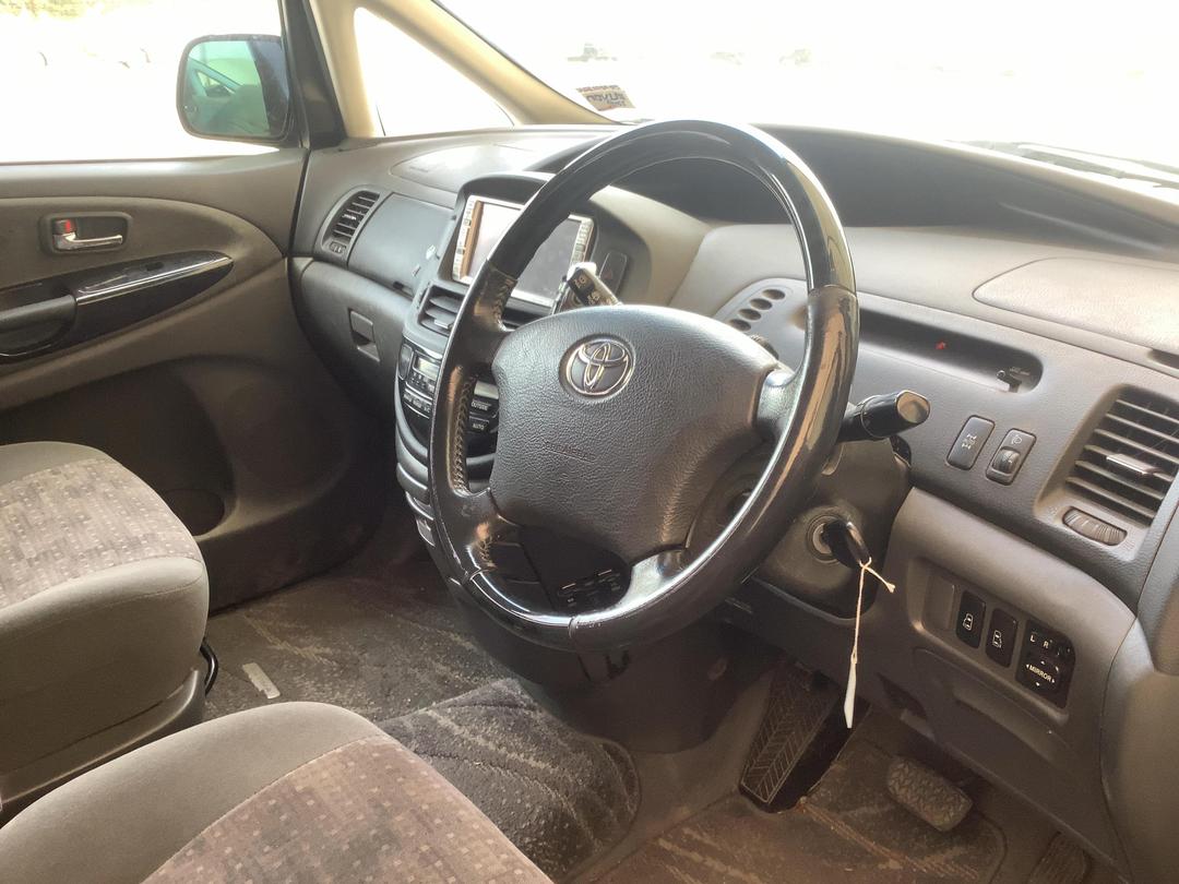 Photo '17' of Toyota Estima