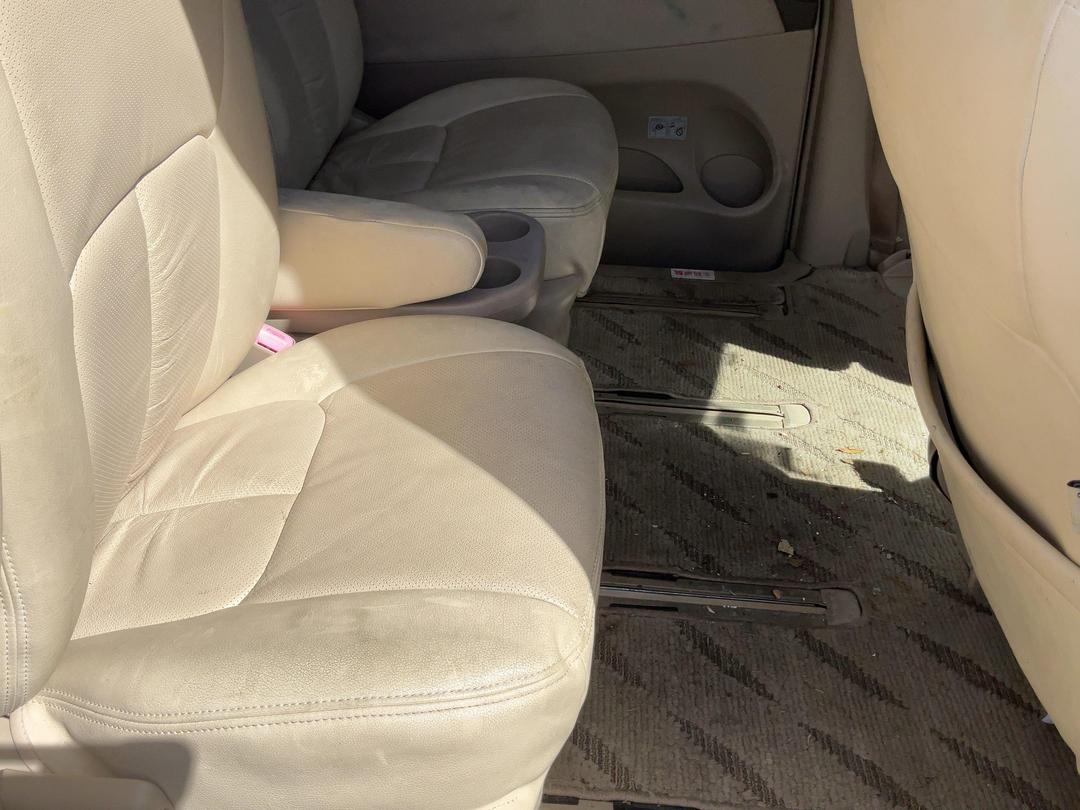 Photo '15' of Toyota Estima Photo '15' of Toyota Estima