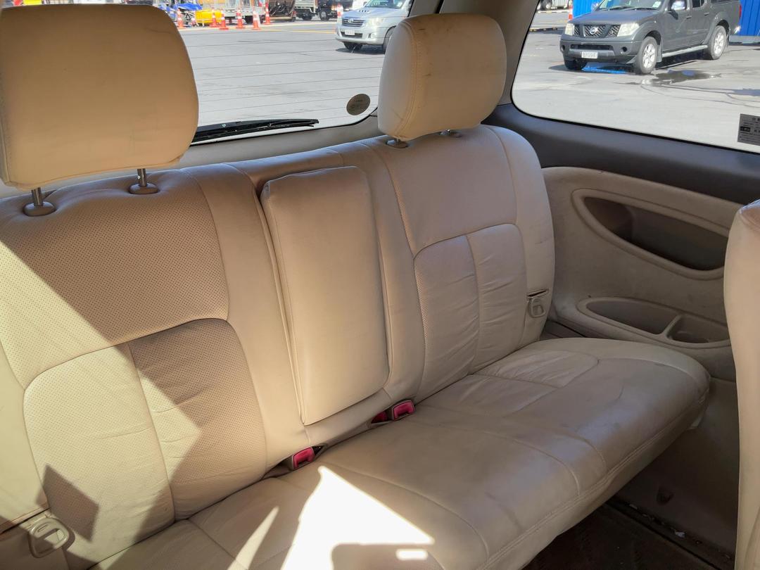 Photo '16' of Toyota Estima Photo '16' of Toyota Estima