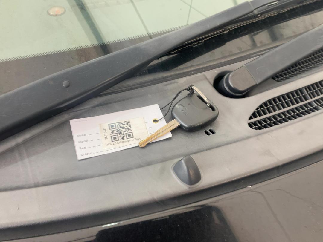 Photo '15' of Toyota Estima T Photo '15' of Toyota Estima T