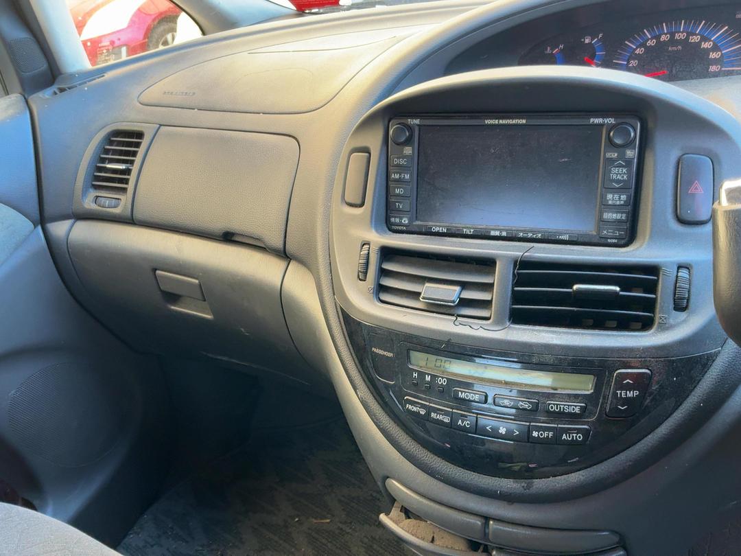 Photo '18' of Toyota Estima Photo '18' of Toyota Estima