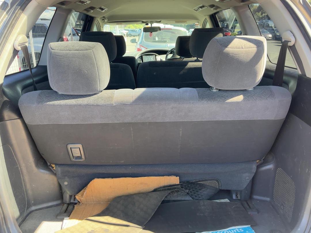 Photo '6' of Toyota Estima